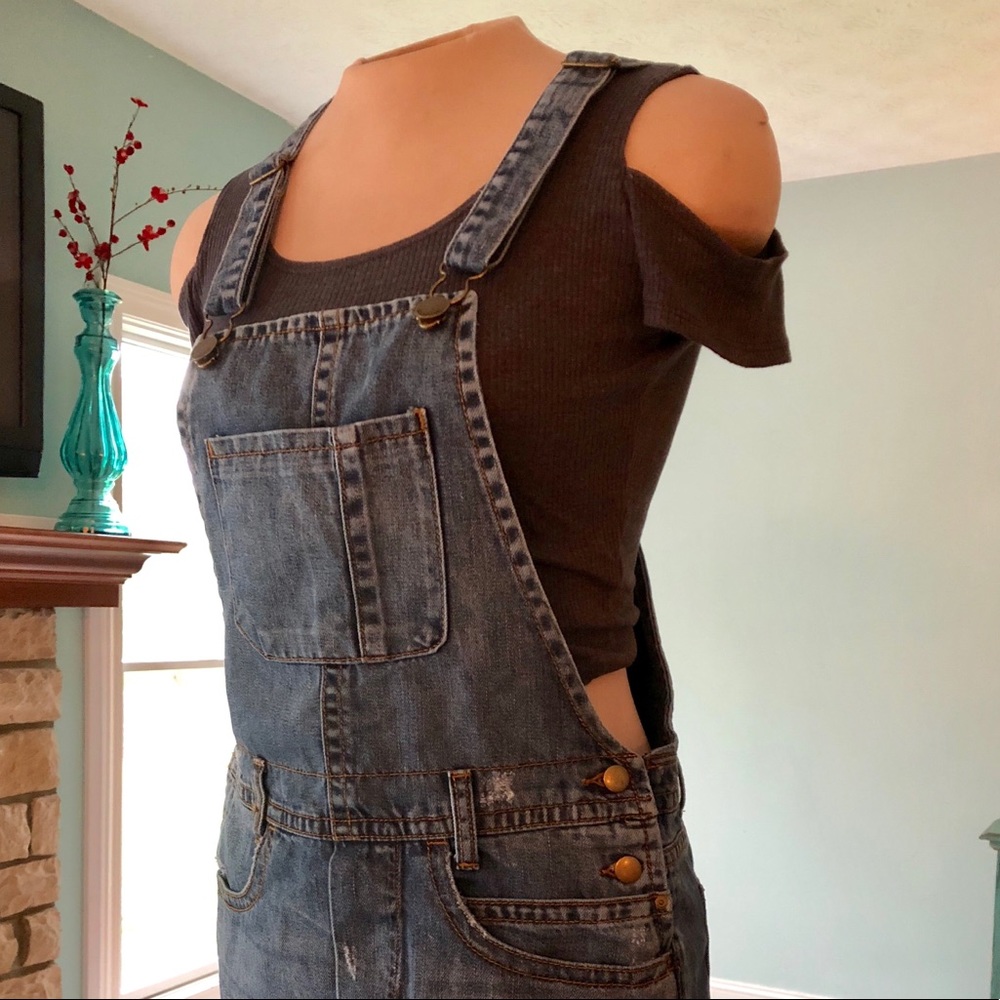 BILLABONG JEAN SKIRT OVERALLS SMALL